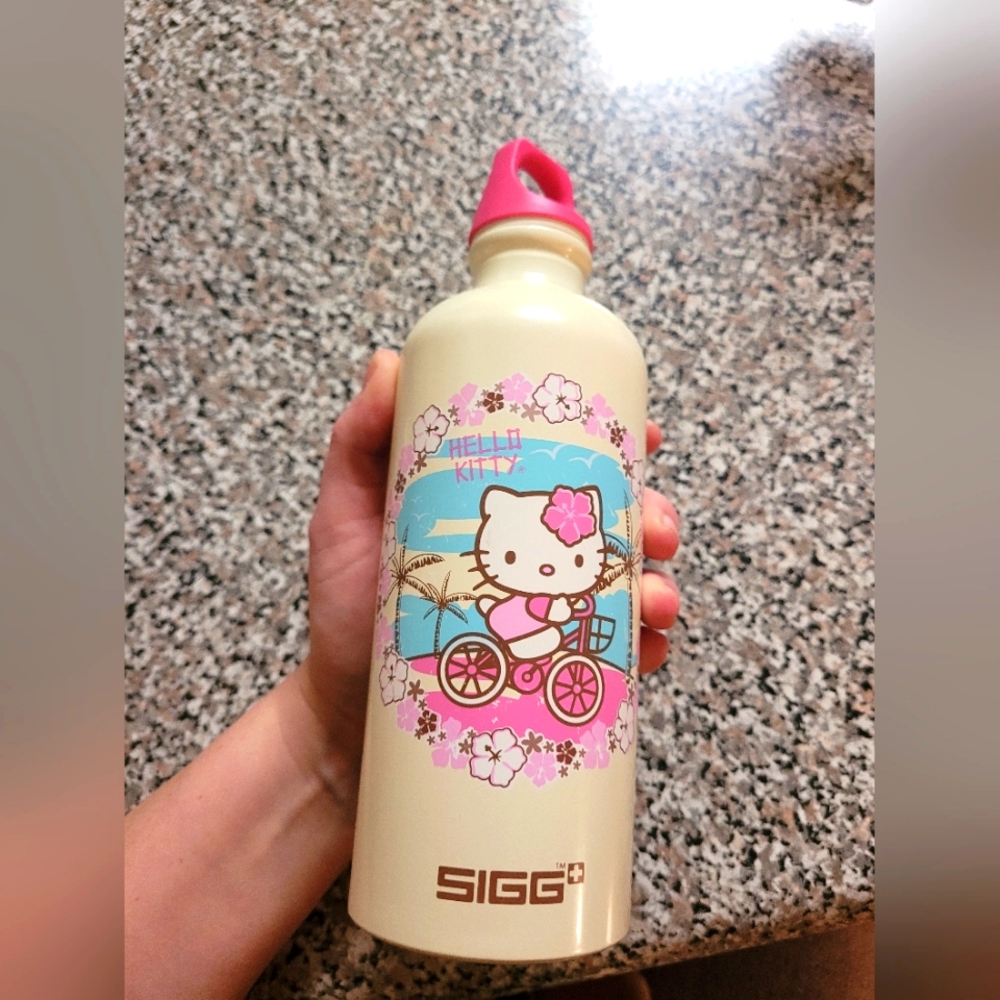 Sanrio hello kitty water bottle, 16 oz